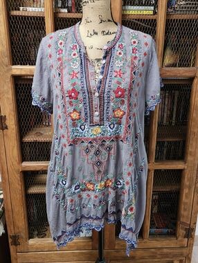 Johnny Was Gray Embroidered Top Sz XL